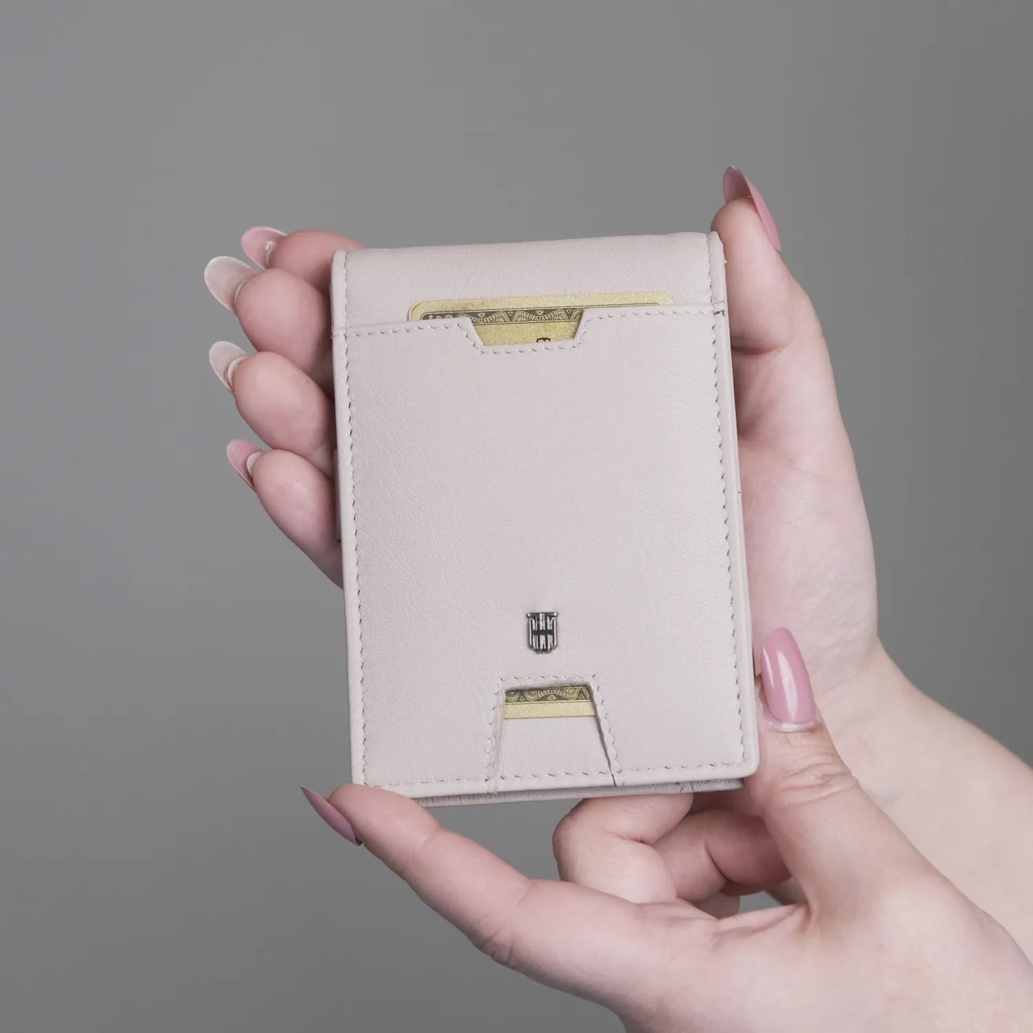 Instant Access Women’s Clip Wallet